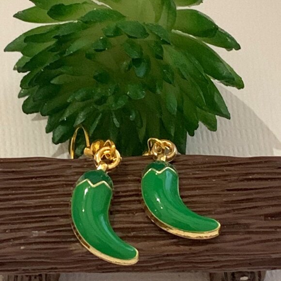 Pepper Earring, Funny Food Earring, Cinco De Mayo Earring, Green Pepper Earring - Picture 3 of 5